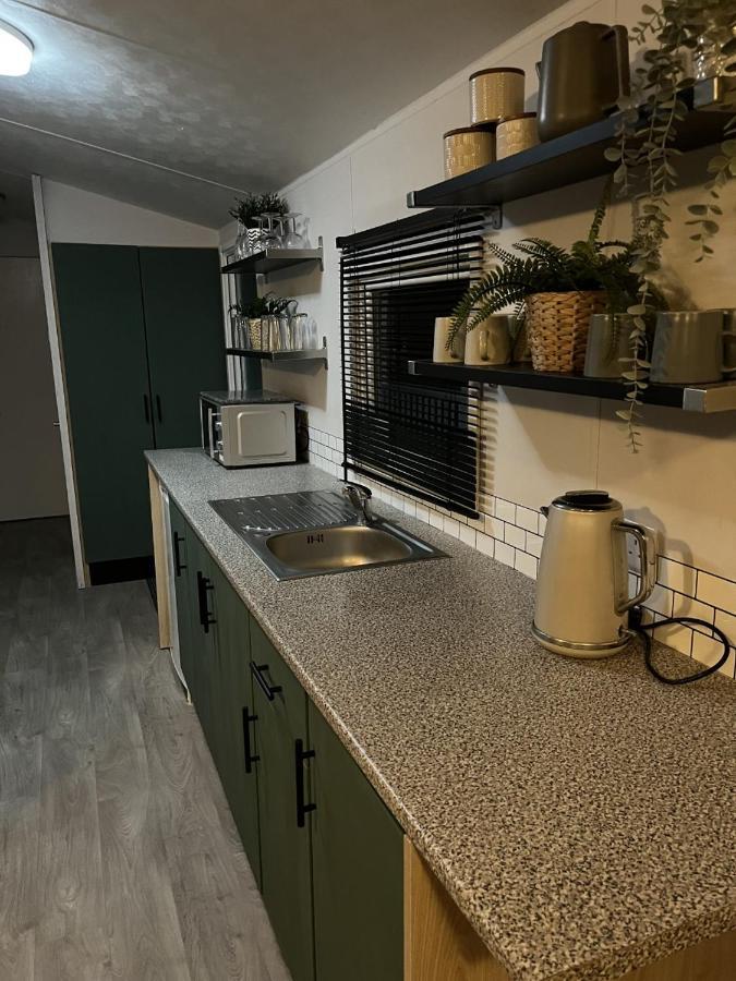 Beautiful 3 Bedroom Caravan With Hot Tub - Tattershall Lakes 외부 사진