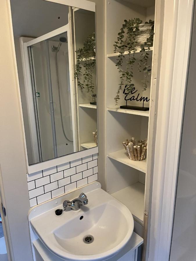 Beautiful 3 Bedroom Caravan With Hot Tub - Tattershall Lakes 외부 사진