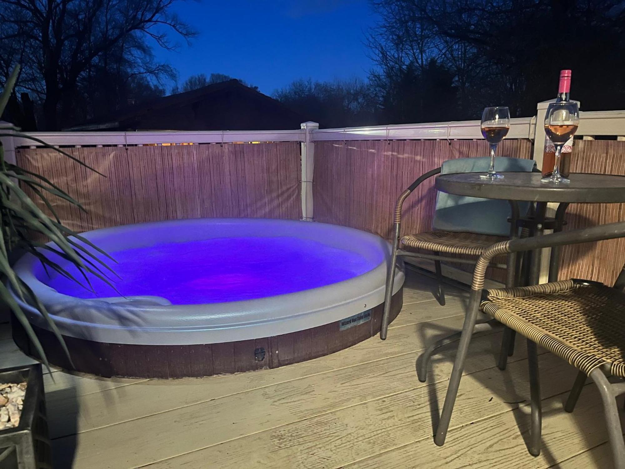 Beautiful 3 Bedroom Caravan With Hot Tub - Tattershall Lakes 외부 사진